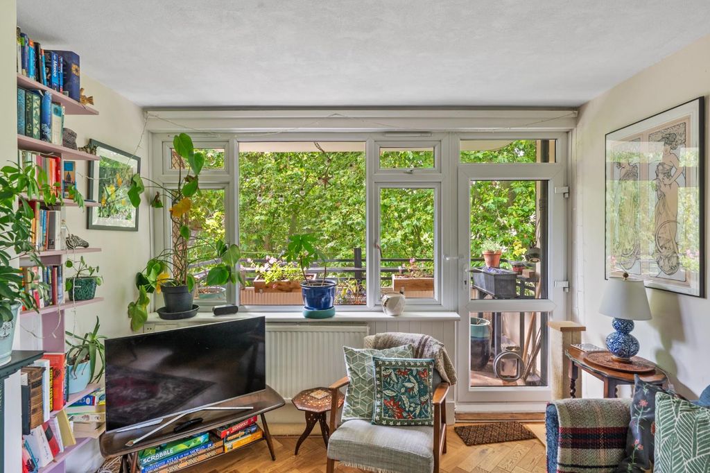 Property photo 3 of 16 Reception