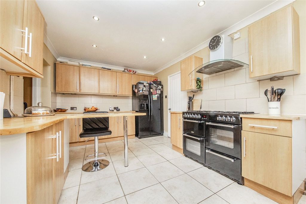 Property photo 2 of 16 Picture No. 22