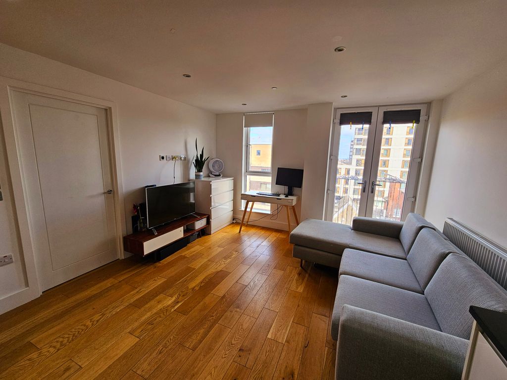 Property photo 1 of 8 Living Room