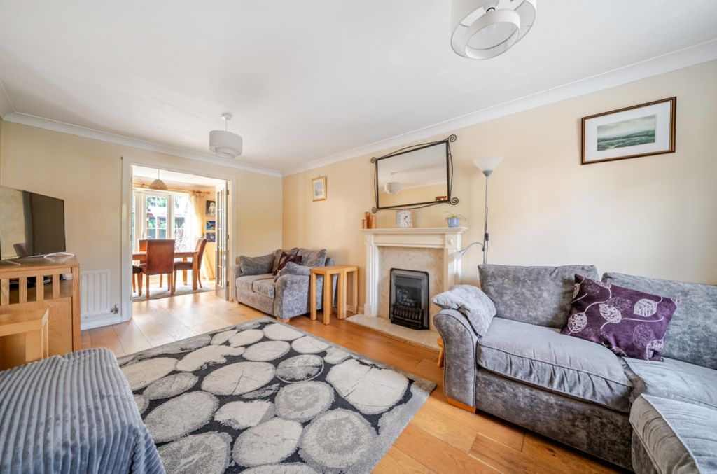 Property photo 3 of 31 Ewemove Harrogate Living Room
