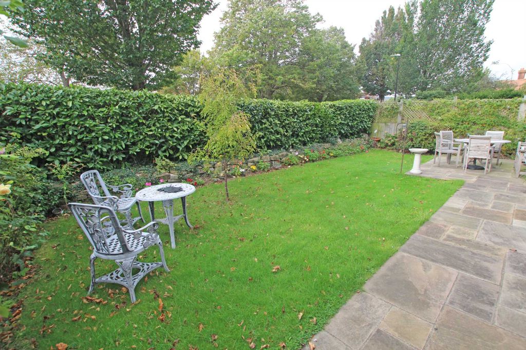 Property photo 3 of 13