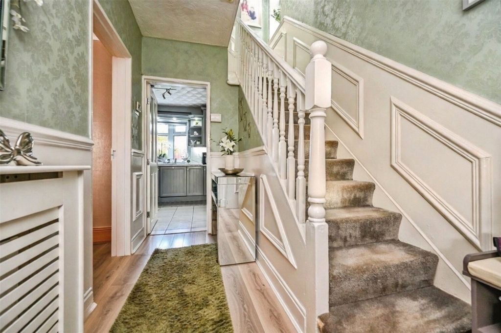 Property photo 2 of 20 Picture No. 24