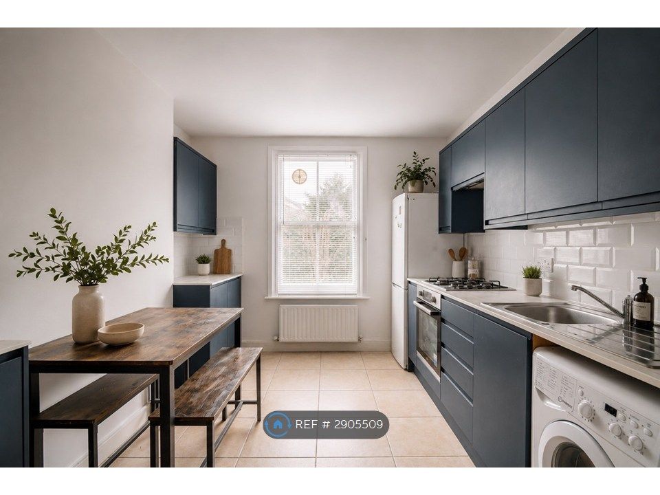 Property photo 2 of 12 Eat-In Kitchen