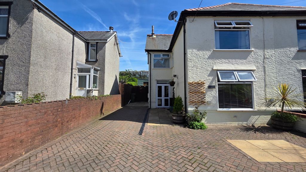 Property photo 2 of 31