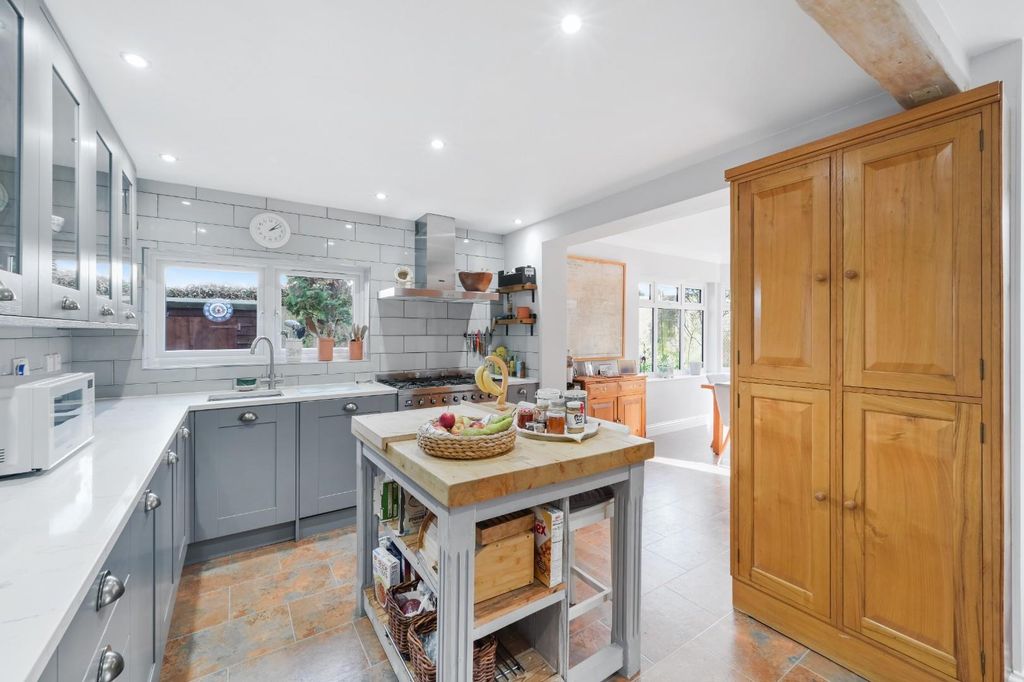 Property photo 2 of 50 Carters Road