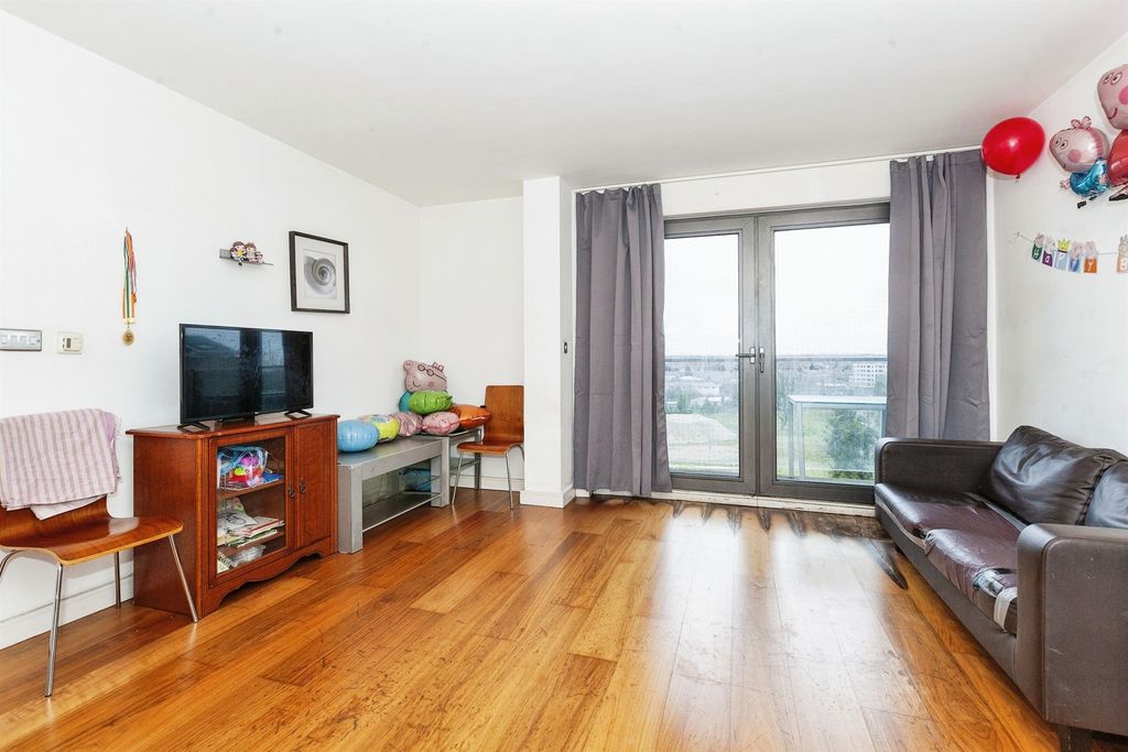 Property photo 3 of 15