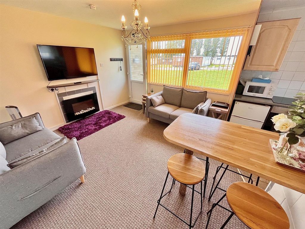 Property photo 2 of 12 Living/Dining Area