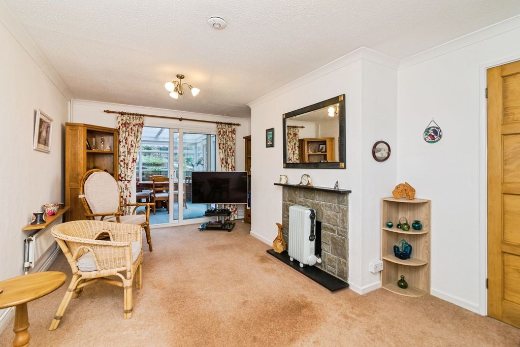 Property photo 3 of 20 Sitting Room