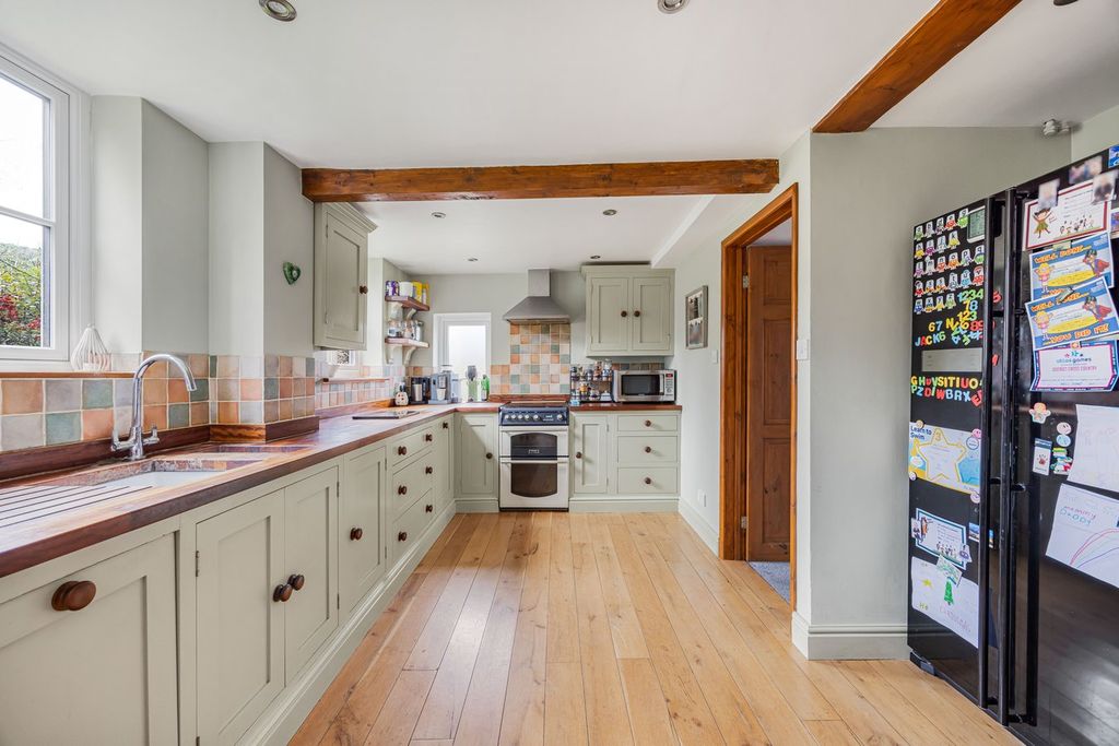 Property photo 3 of 24