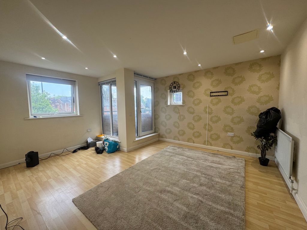 Property photo 2 of 6 Living Room