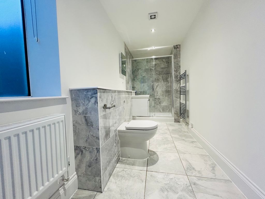 Property photo 3 of 5 Bathroom