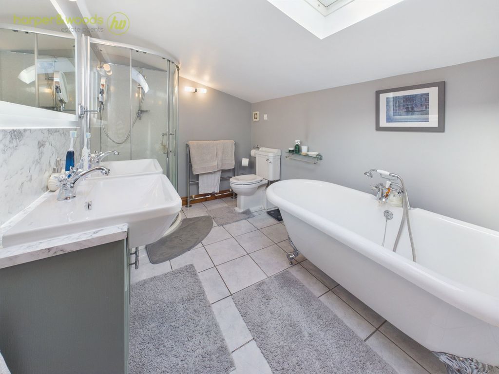 Property photo 2 of 50