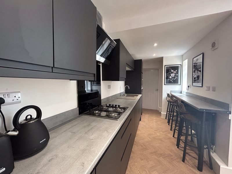 Property photo 3 of 17 Photo 12