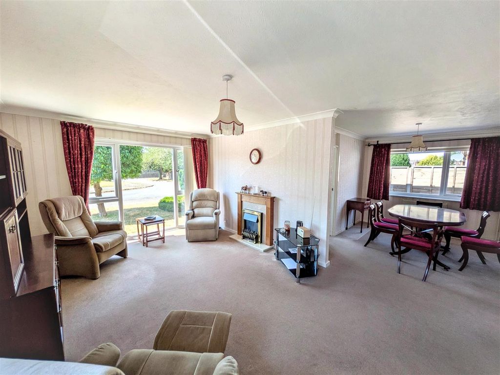 Property photo 3 of 18 Living Dining Room New.Jpg