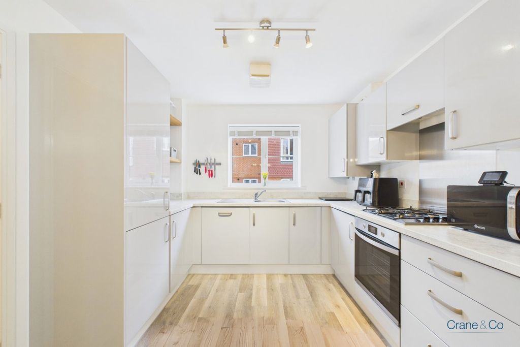 Property photo 3 of 23