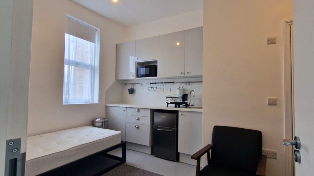 Property photo 1 of 6 Open Plan Kitchen/Living Area/Bedroom
