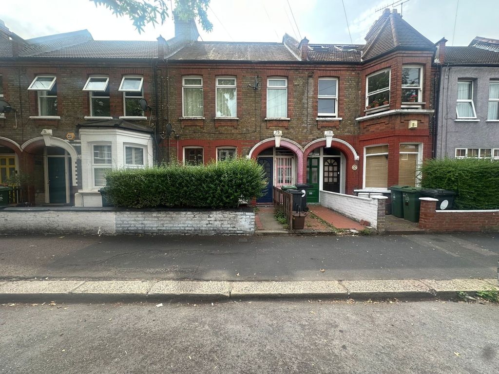 Property photo 1 of 2