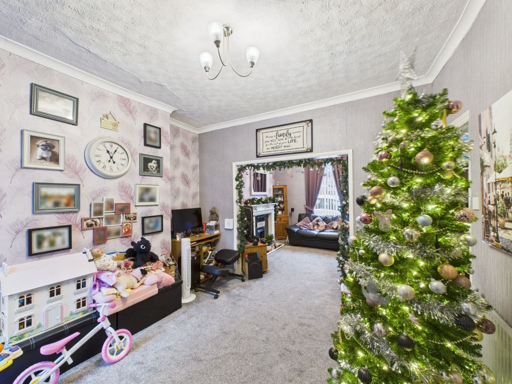 Property photo 3 of 18 4737244