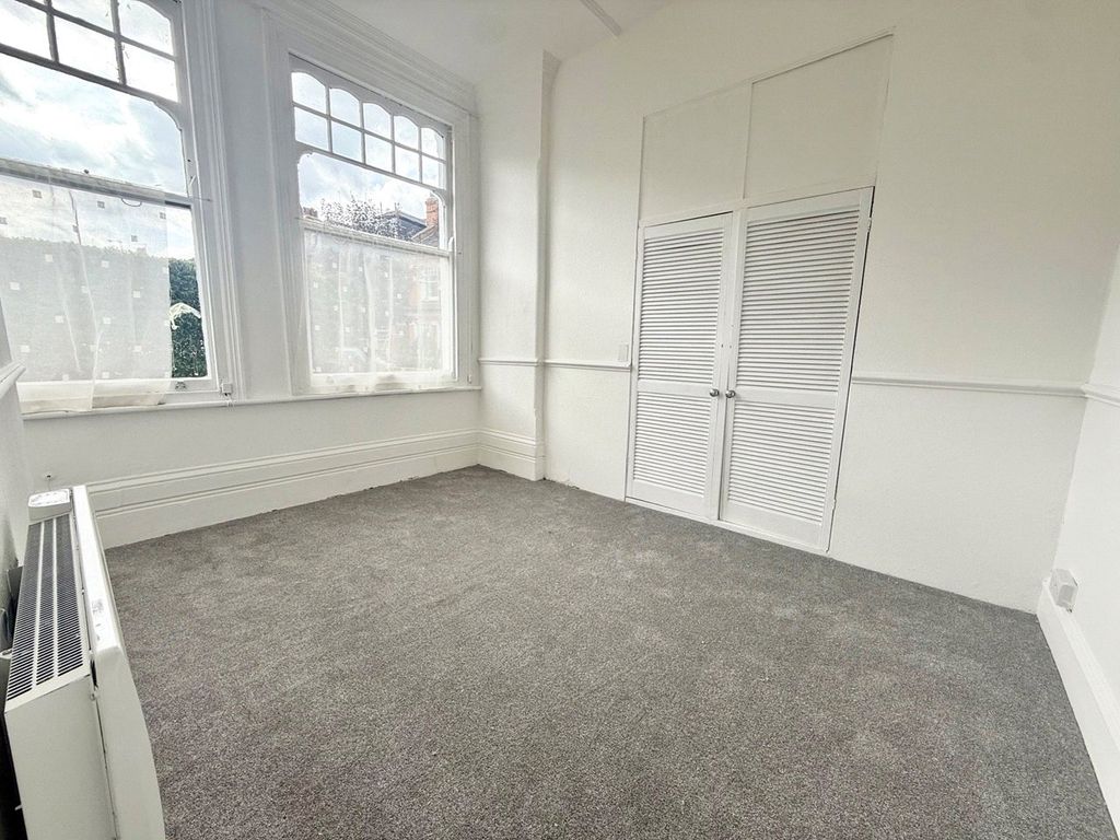 Property photo 2 of 8 Picture No. 07