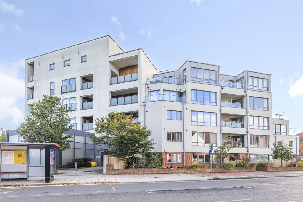 Property photo 1 of 8 912896 (1)