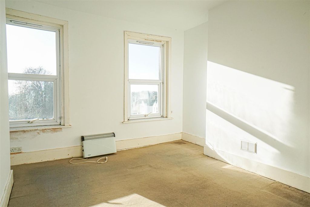 Property photo 3 of 9 Dsc08930.Jpg