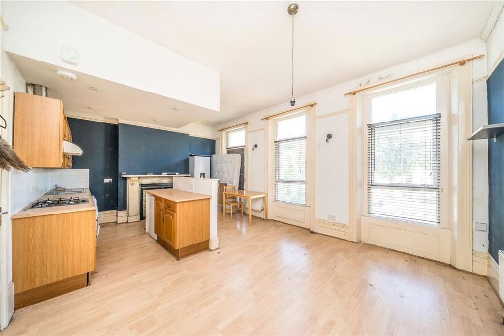 Property photo 3 of 4