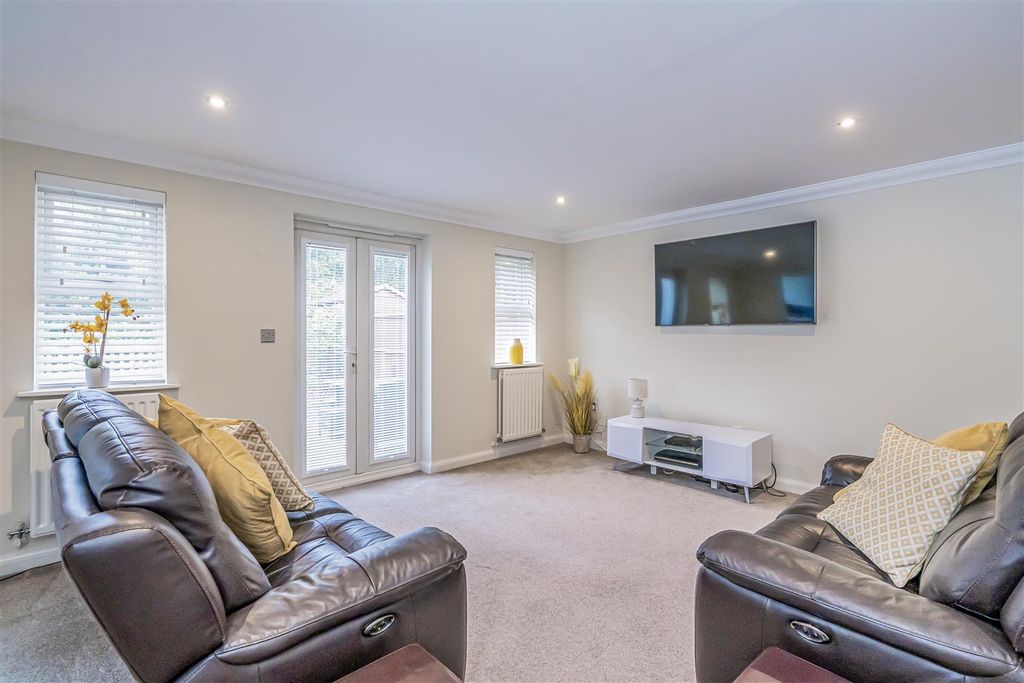 Property photo 3 of 20 Portchester Heights, Portchester-Porticomarketing-
