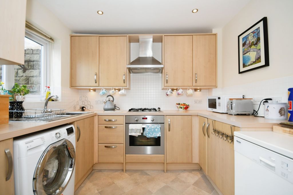 Property photo 3 of 24 Kitchen