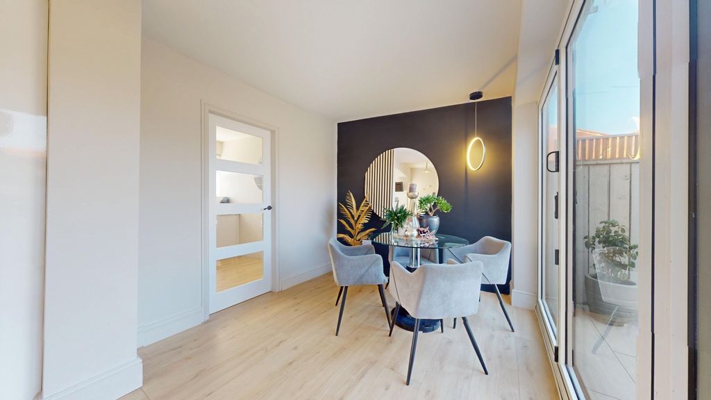 Property photo 2 of 26 5065512