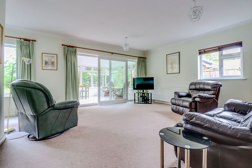 Property photo 3 of 32