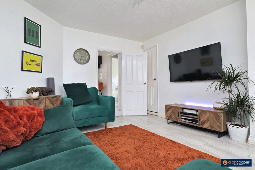 Property photo 3 of 25 4449223
