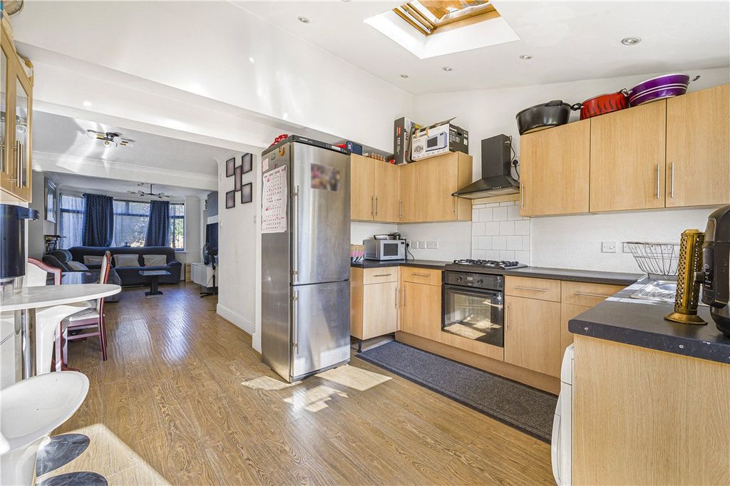 Property photo 2 of 19 Picture No. 14