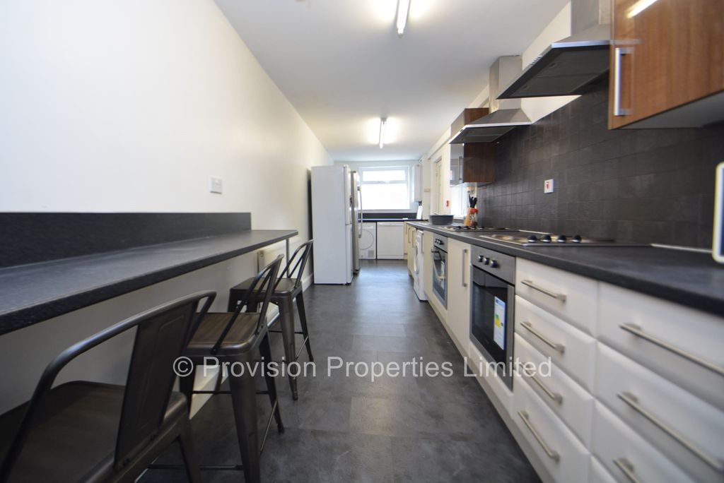 Property photo 2 of 17 Photo