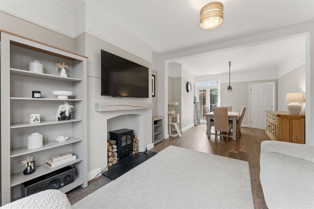 Property photo 2 of 25 Londonroad_11.Jpg