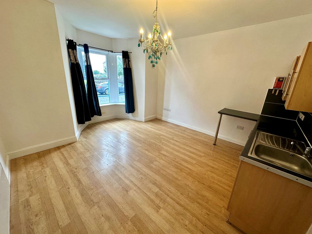 Property photo 1 of 4
