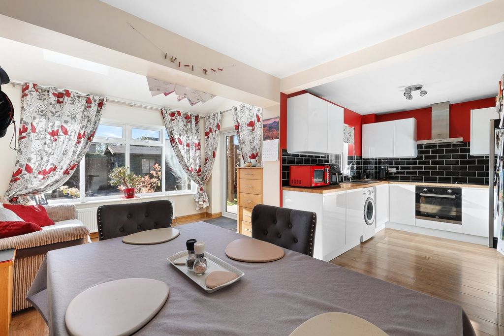 Property photo 2 of 16