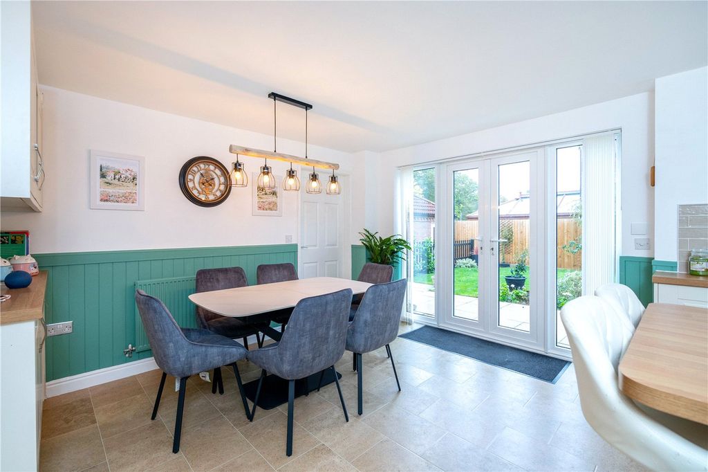 Property photo 2 of 20 Picture No. 15