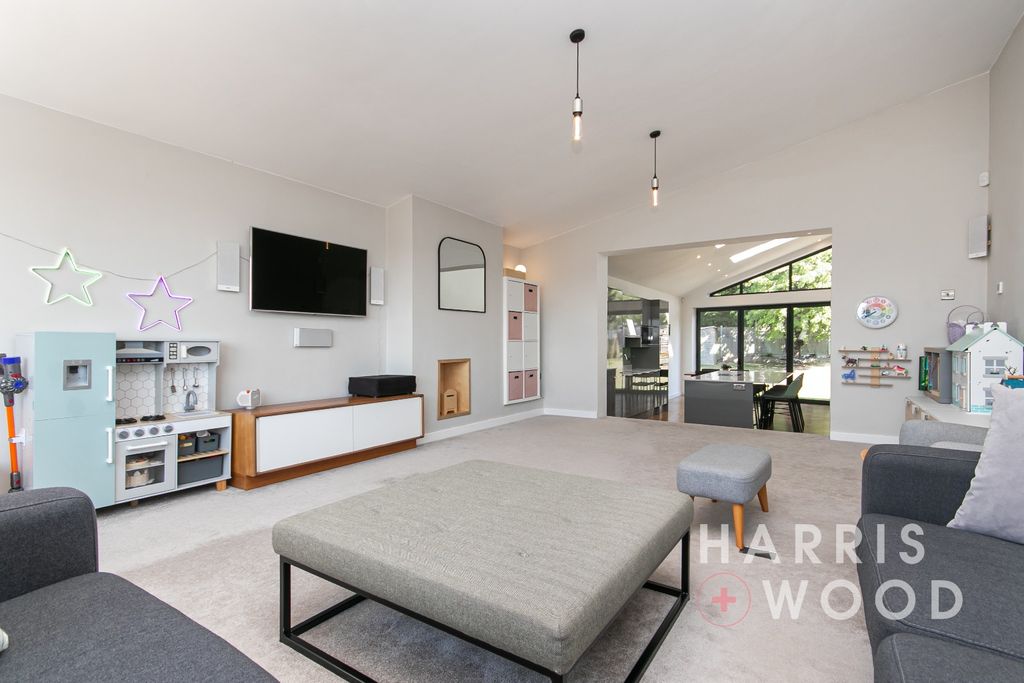 Property photo 3 of 43 4396773