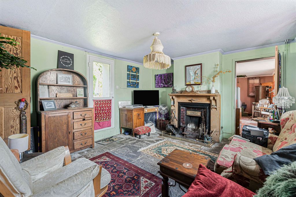 Property photo 3 of 21 16_86780.Jpg