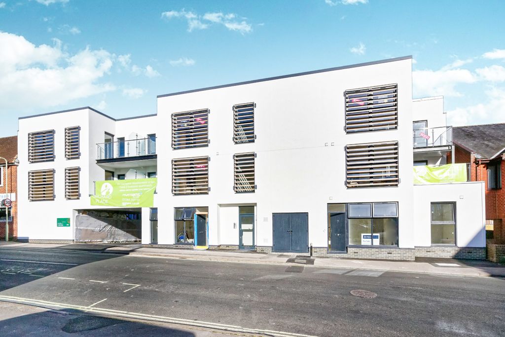 Property photo 1 of 10 10 Orchard Front