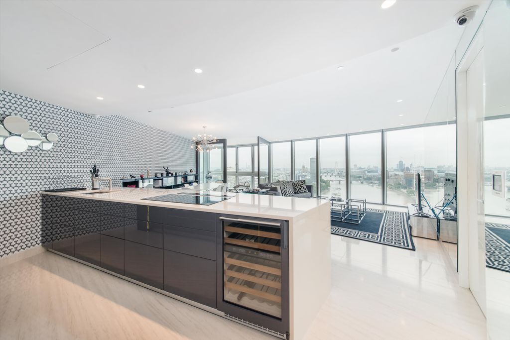 Property photo 3 of 17 Image