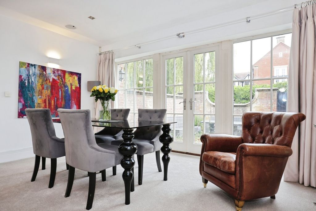 Property photo 2 of 19