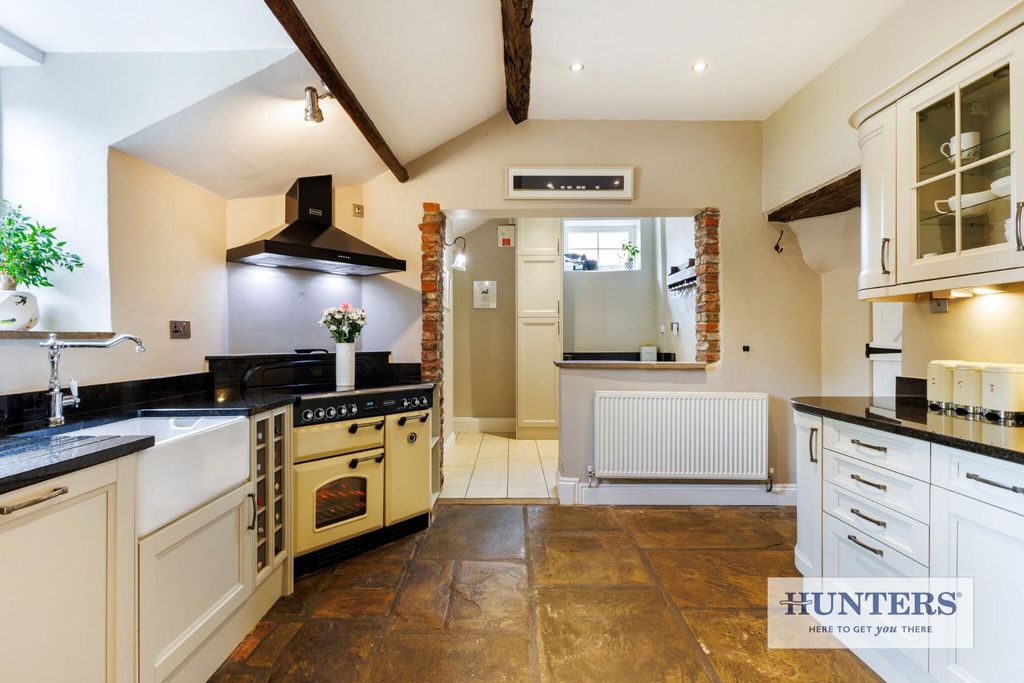 Property photo 3 of 30 96260_High-House-Main-Street-West-Haddlesey  (14)