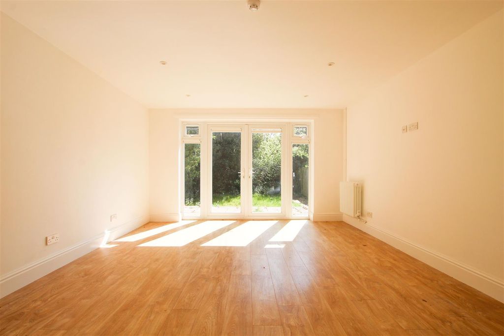Additional image 7 of 6 bed town house to rentTenison Road, Cambridge CB1
