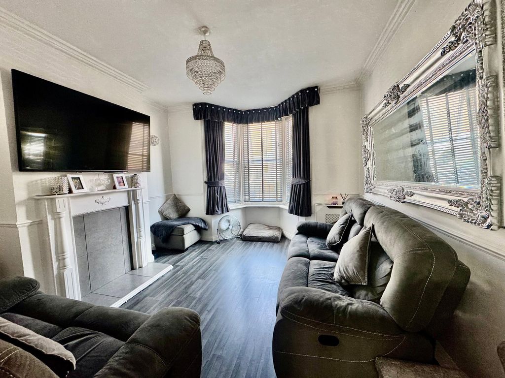 Property photo 2 of 21