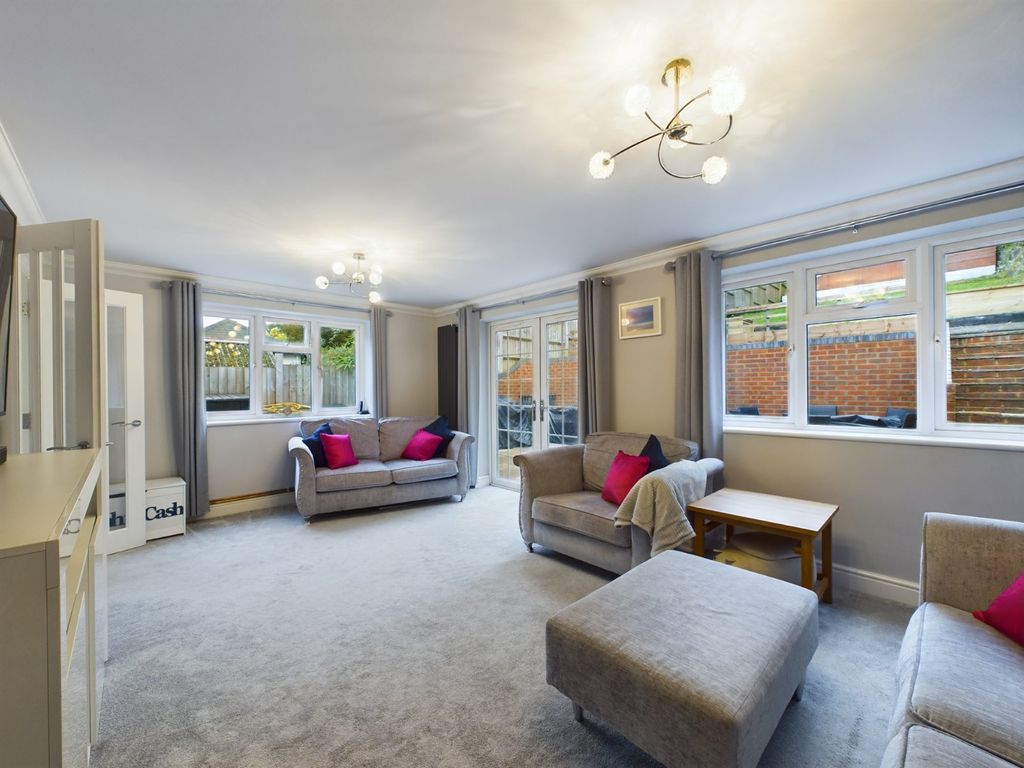 Property photo 3 of 11 Picture No. 43