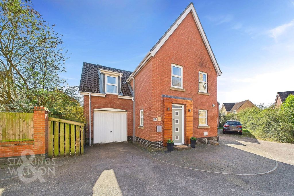 Property photo 2 of 27