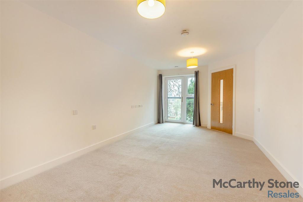 Property photo 2 of 24 8683780-Interior03.Jpg