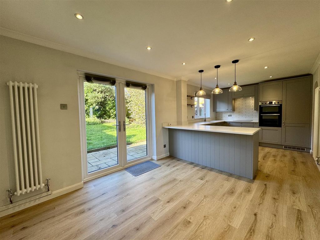 Property photo 2 of 30 Open Plan Kitchen Dining Room