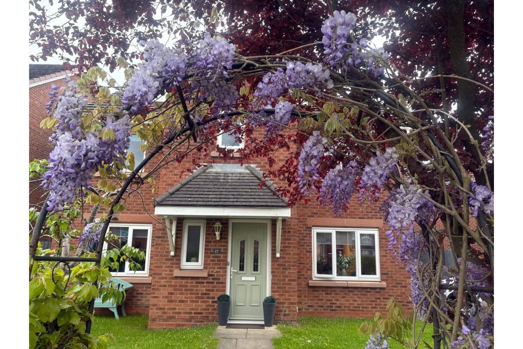 Property photo 1 of 32